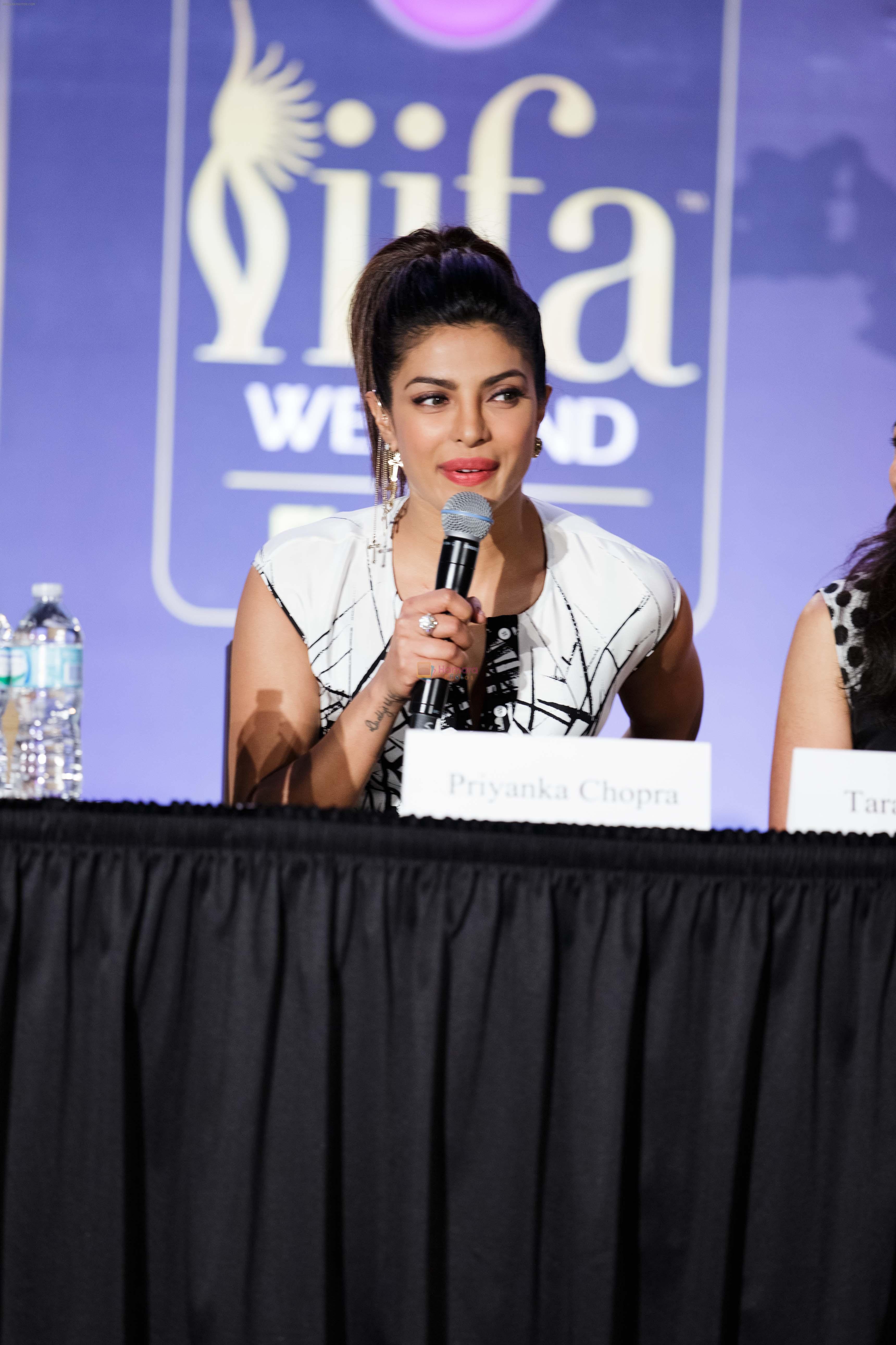 Priyanka Chopra at Girl Rising Project in Tampa Convention Centre on 25th April 2014