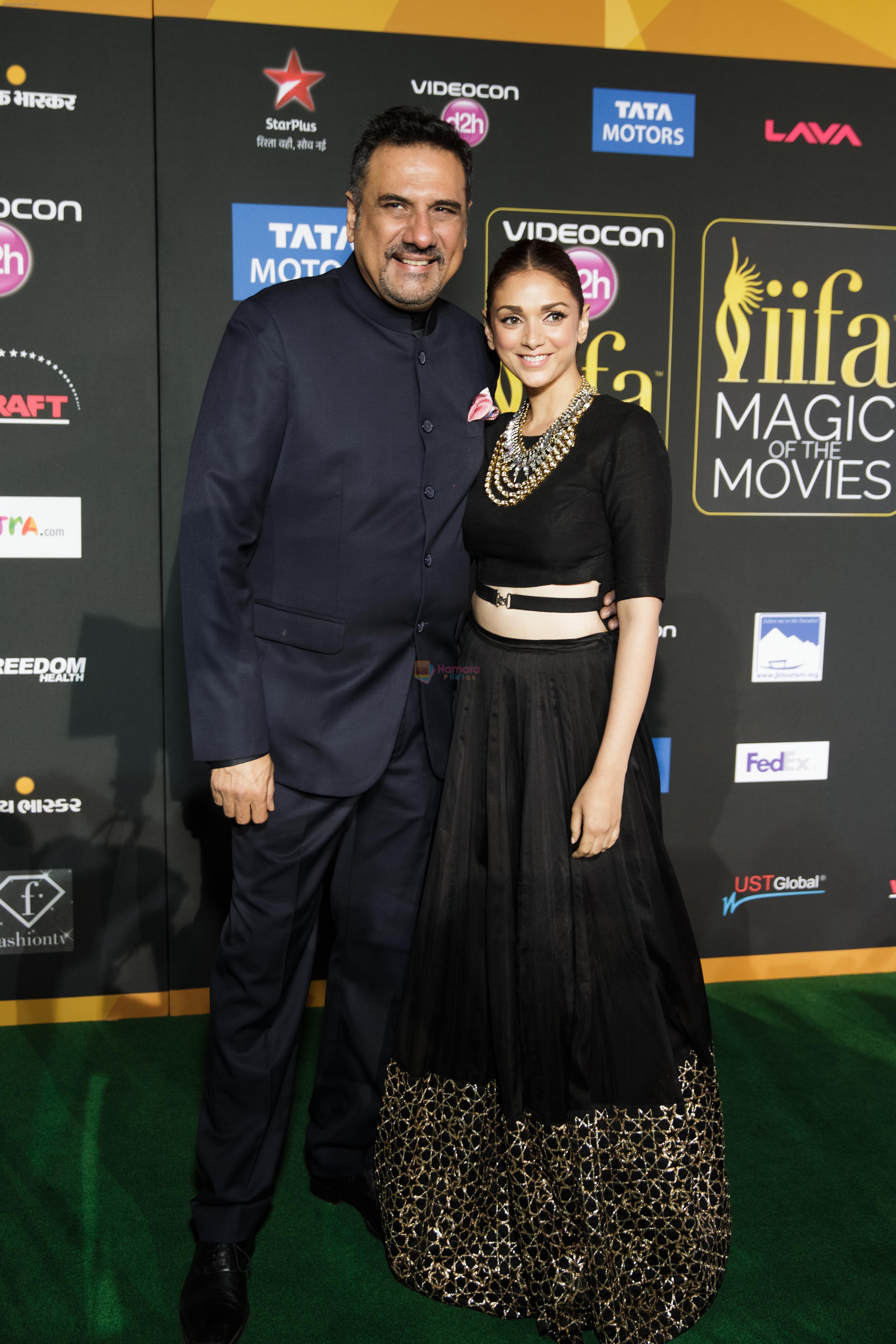 Boman Irani, Aditi Rao Hydari at IIFA Magic of the Movies Green Carpet in Mid Florida Credit Union Amphitheater on 25th April 2014
