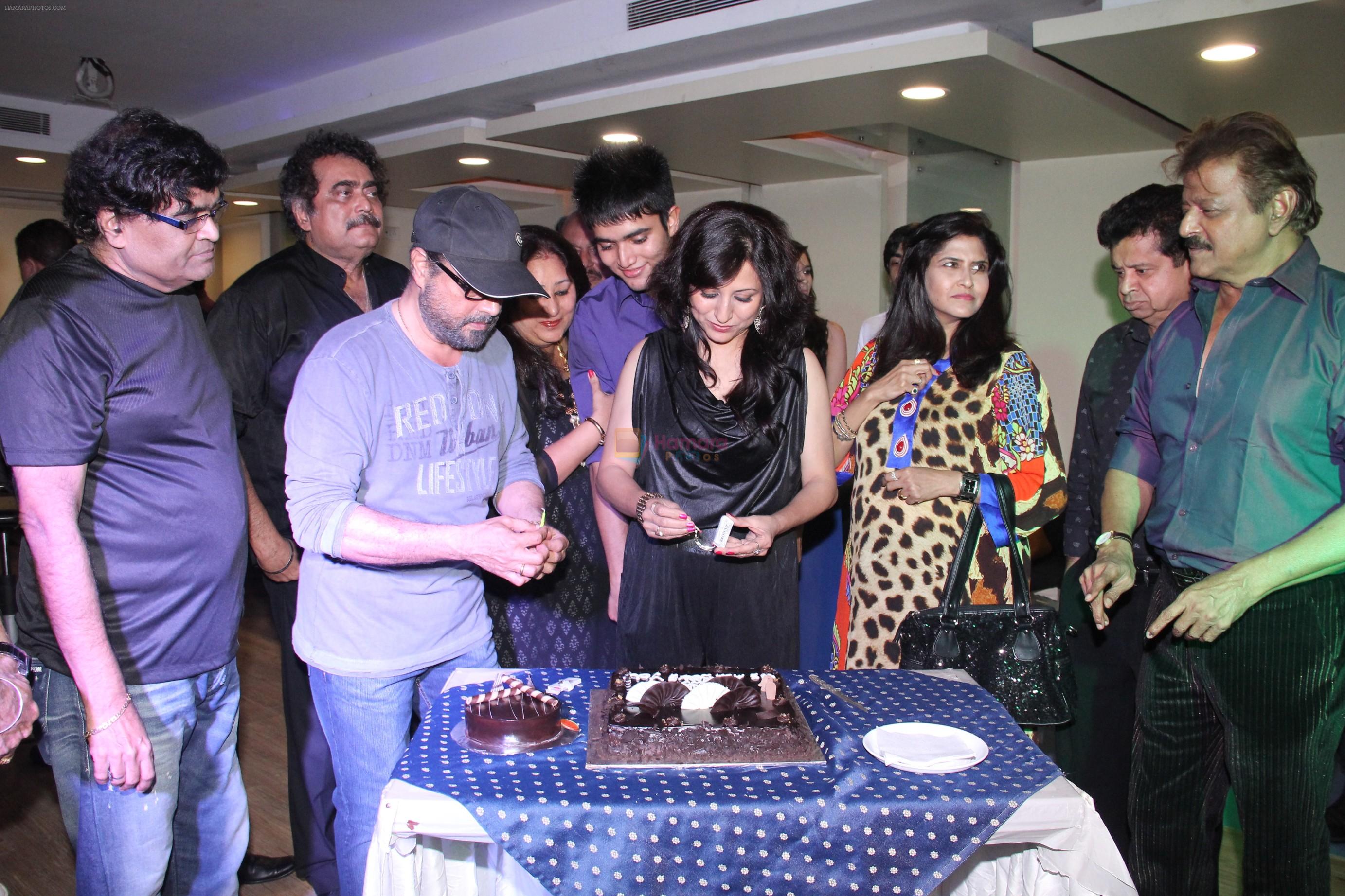 Kishori Shahane b_day party in Country Club, Andheri, Mumbai on 26th April 2014