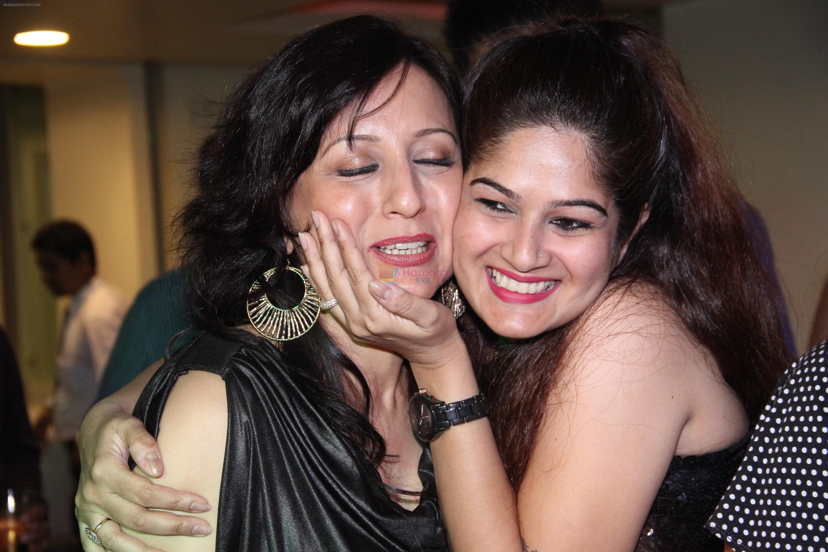 ReshamTipnis at Kishori Shahane b_day party in Country Club, Andheri, Mumbai on 26th April 2014