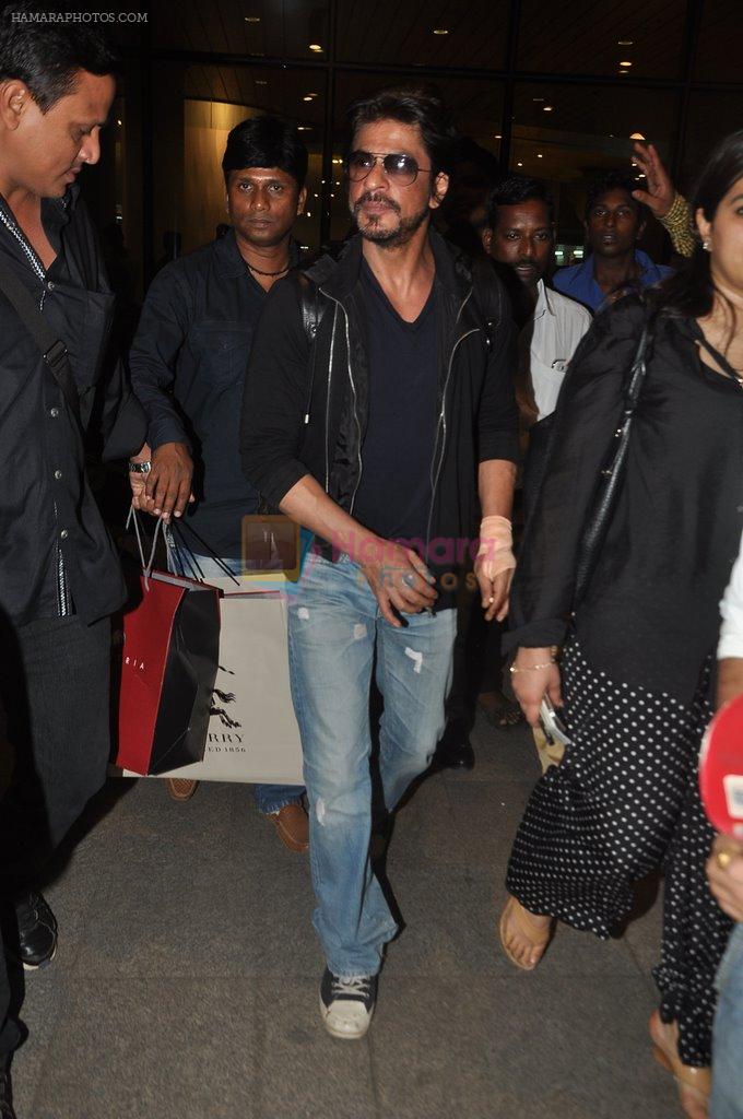 Shahrukh Khan returns from Abu Dhabi on 30th April 2014