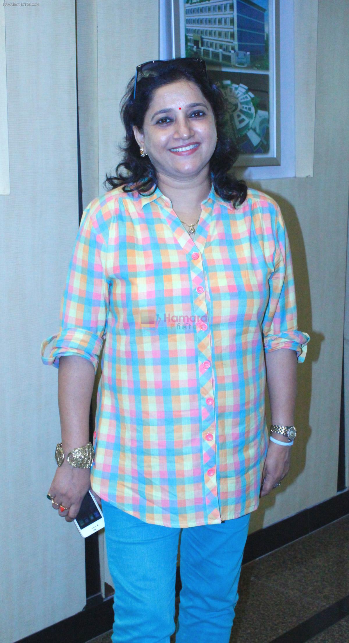 Kavita Seth comes to watch Gracy Singh perform at the Brahmakumari event