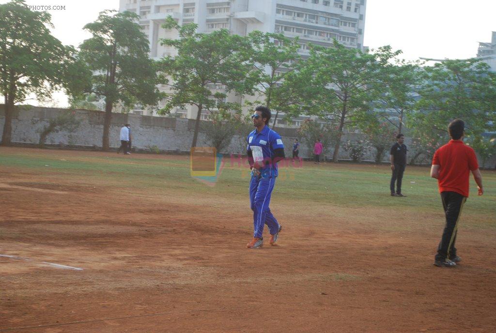 20-20 Gold Charity Cricket Match in Mumbai on 2nd May 2014