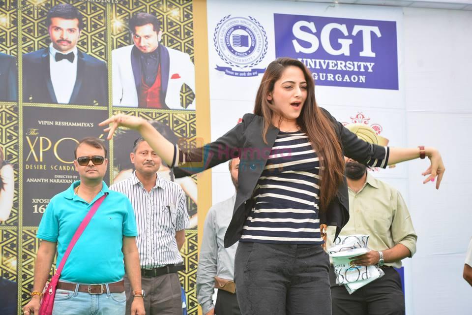 Himesh Reshammiya, Zoya Afroz and Team of movie Xpose at SGT University Campus in Gurgaon on 8th May 2014