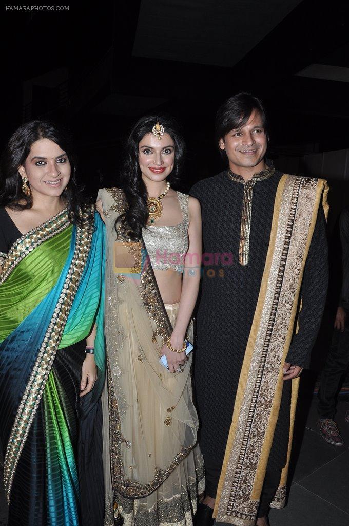 Shaina NC, Vivek Oberoi, Divya Kumar at Pidilite CPAA Show in NSCI, Mumbai on 11th May 2014,1
