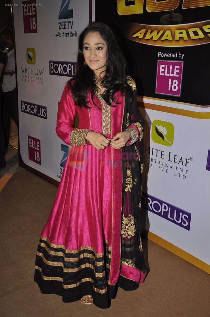 Disha Vakani at Gold Awards red carpet in Filmistan, Mumbai on 17th May 2014