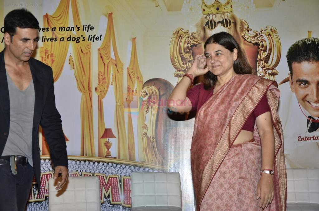 Maneka Gandhi, Akshay Kumar at Akshay Kumar's film It's Entertainment trailor Launch in Mumbai on 19th May 2014