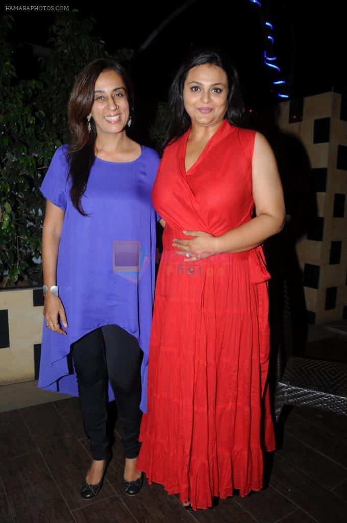Deeya Singh with Shilpa Shirodkar at Ek Mutthi Aasmaan TV Serial celebration party in Mumbai on 20th May 2014