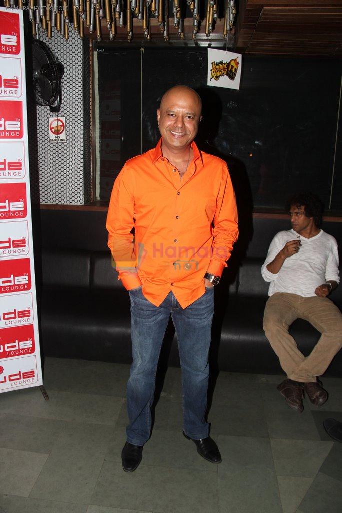 naved jaaferi at the boogie woogie karaoke party at Rude Lounge, Bandra