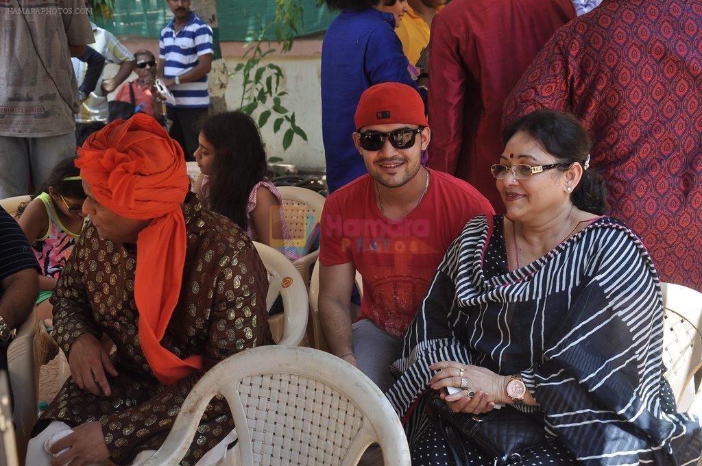 Kiran Karmarkar at Mahesh Manjrekar's film on location Janiva in Kandivli, Mumbai on 24th May 2014