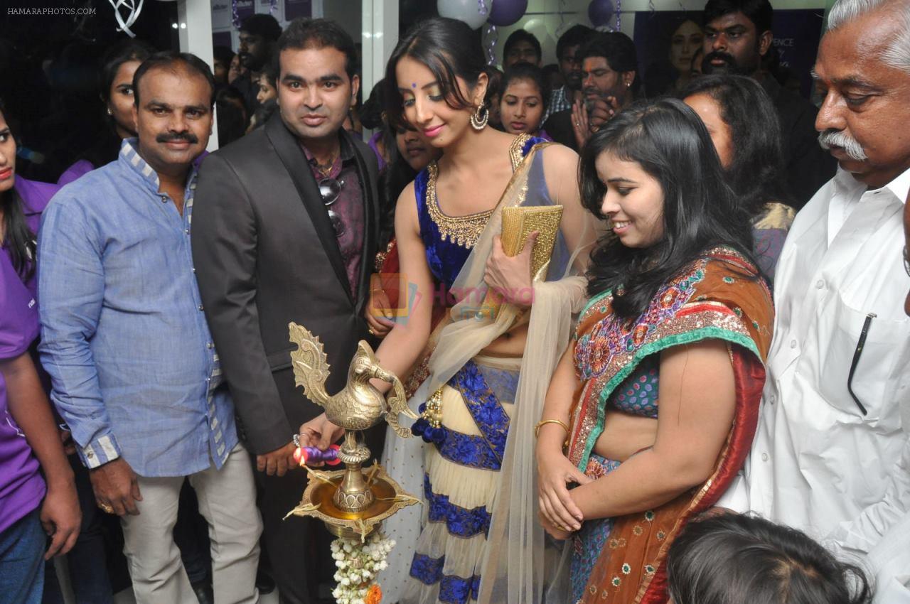 Sanjana At Naturals Family Salon Launch