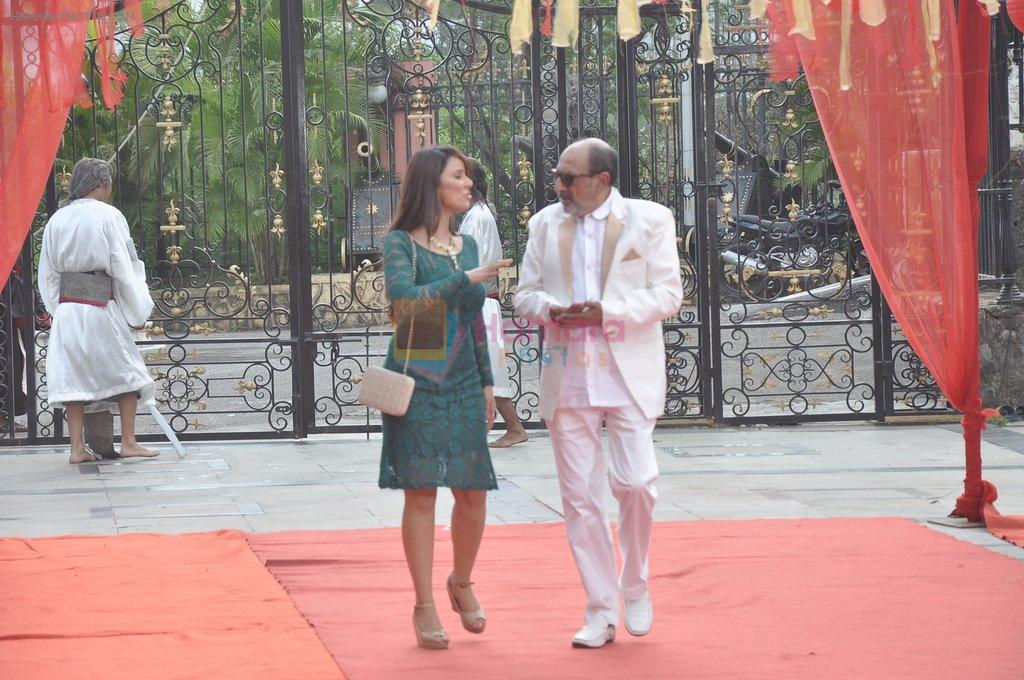 Tinu Anand, Priti Sharma On location shooting of film Hume Toh Loot Liya in Mumbai on 30th June 2014
