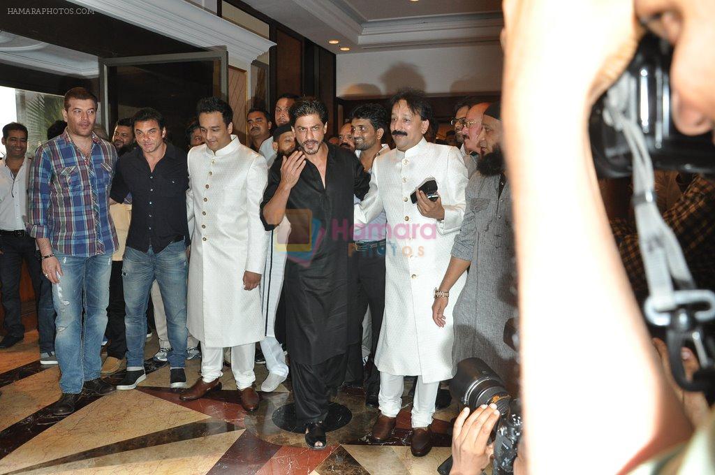 Shahrukh Khan, Sohail Khan, Aditya Pancholi at Baba Siddiqui's iftar party in Mumbai on 6th July 2014