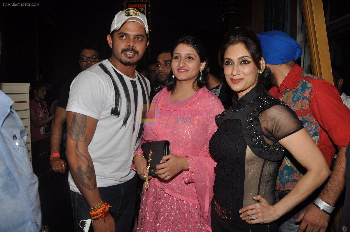 Sreesanth, Lucky Morani at Ankit Tiwari's live concert in hard Rock Cafe on 11th July 2014