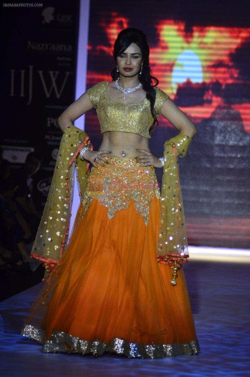 Model walks for Surya Golds at IIJW Day 1 in Grand Hyatt, Mumbai on 15th July 2014