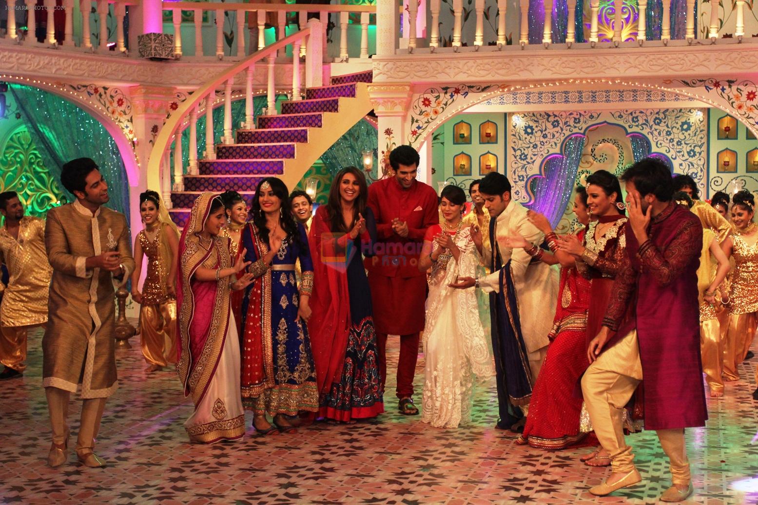 Parineeti Chopra and Aditya Roy Kapoor shake a leg with Zee TV artists on the sets of Dawaat-E-Eid