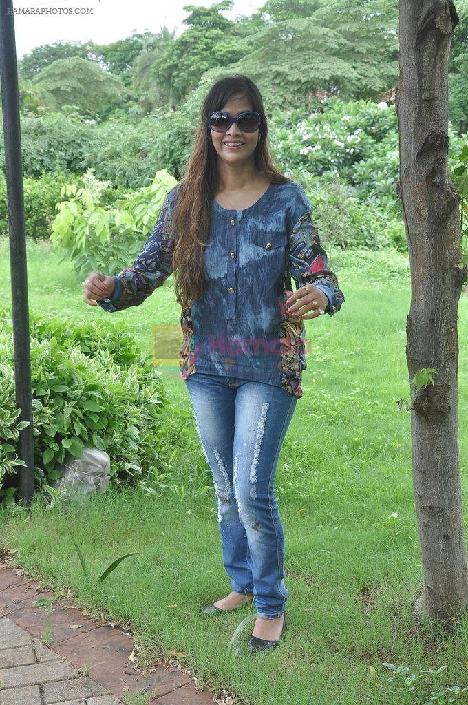 Tanisha Singh at a tree plantation drive in Malad, Mumbai on 20th July 2014
