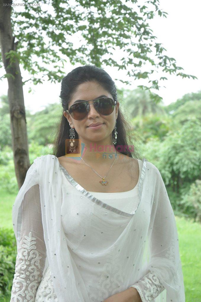 Kavita Kaushik at a tree plantation drive in Malad, Mumbai on 20th July 2014