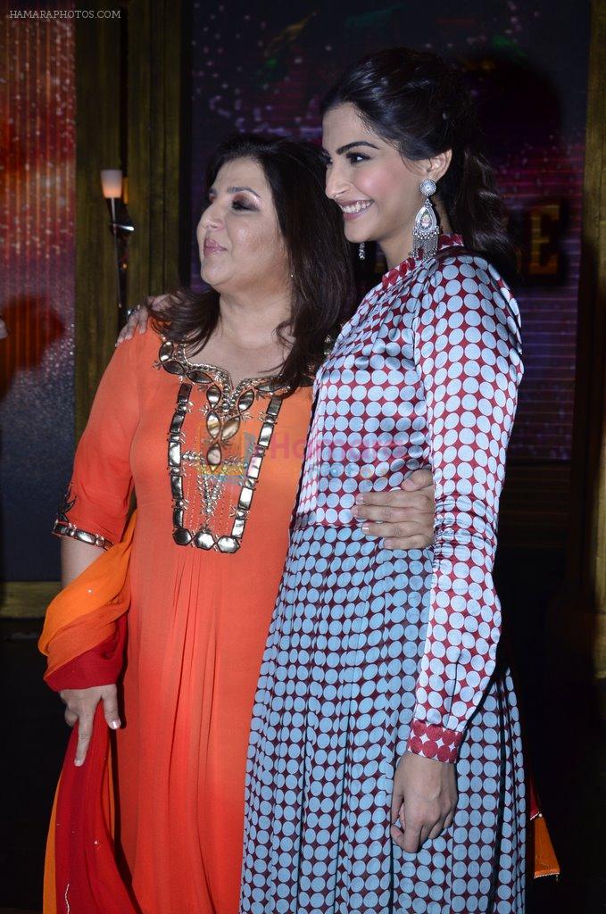 Sonam Kapoor, Farah Khan on the sets of Entertainment ke liye Kuch Bhi Karega in Yashraj, Mumbai on 27th July 2014