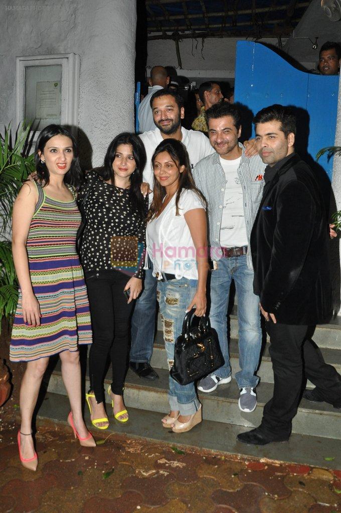 Gauri Khan snapped with her gang in Olive on 1st Aug 2014