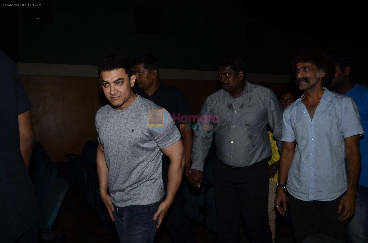 Aamir Khan, Makrand Deshpande at the Premiere of Makrand Deshpande's Saturday Sunday movie in Chitra Cinema on 6th Aug 2014