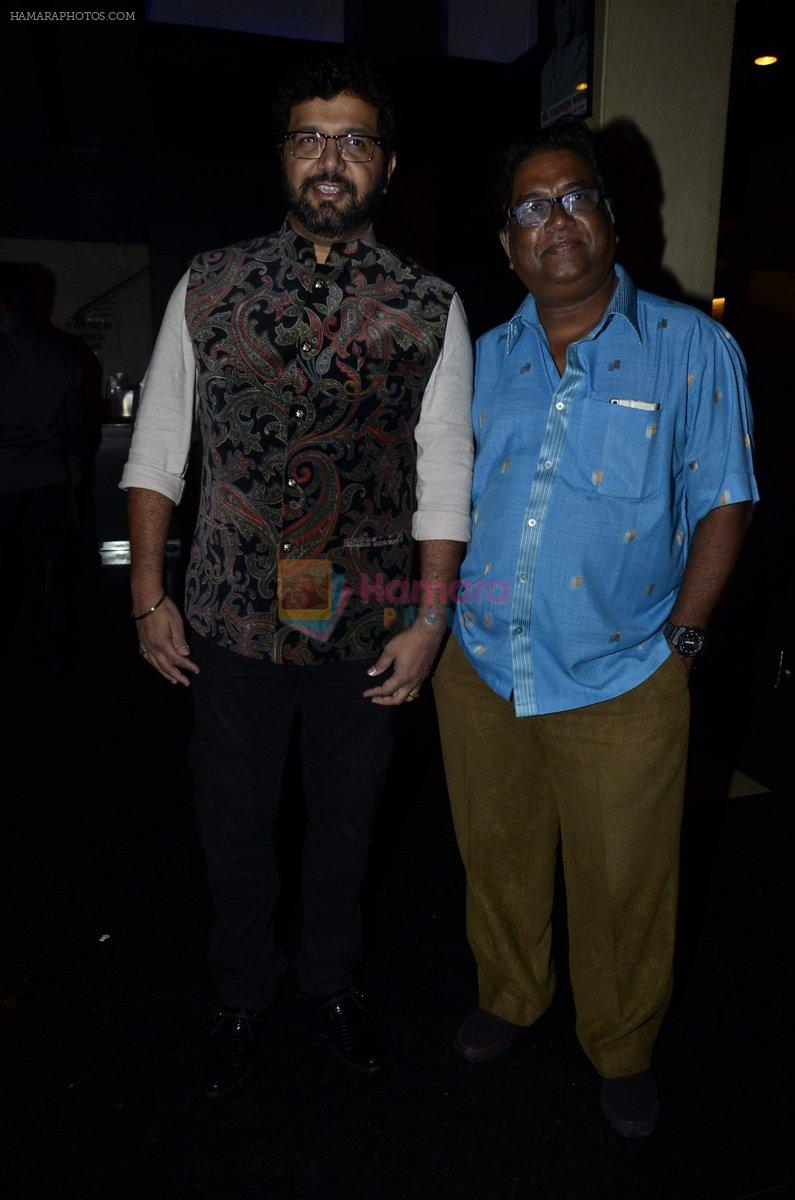 Avadhoot Gupte at the Premiere of Makrand Deshpande's Saturday Sunday movie in Chitra Cinema on 6th Aug 2014