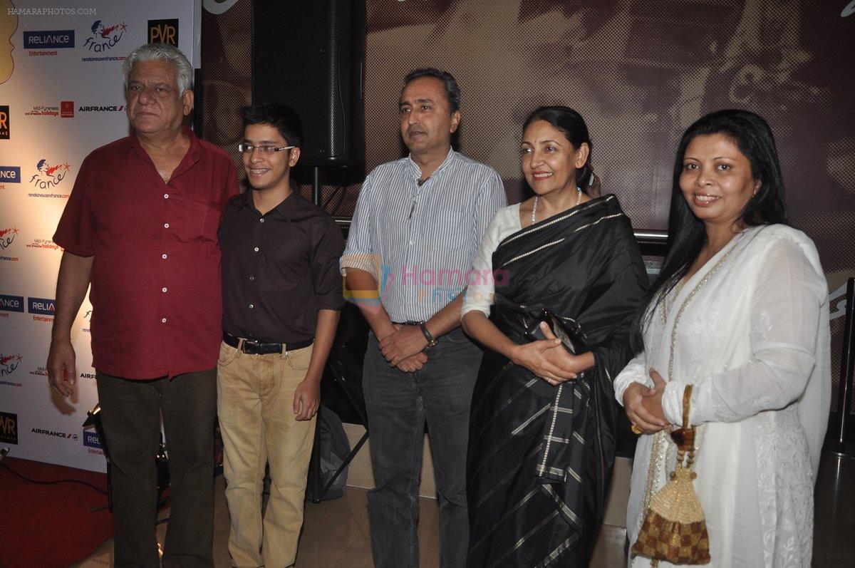 Deepti Naval, Om Puri at Premiere of The 100 foot journey hosted by Om Puri in PVR, Mumbai on 7th Aug 2014