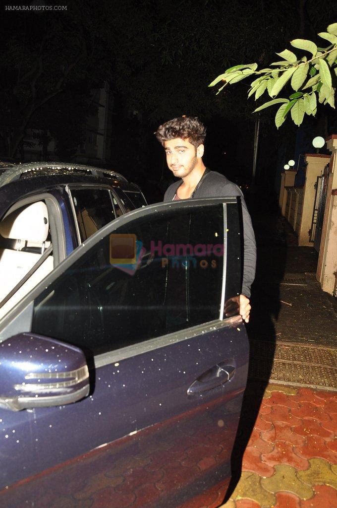 Arjun Kapoor snapped in Bandra on 7th Aug 2014