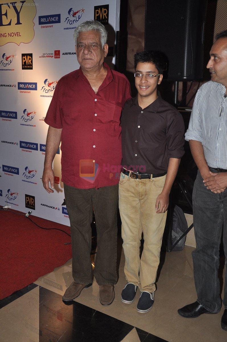 Om Puri at Premiere of The 100 foot journey hosted by Om Puri in PVR, Mumbai on 7th Aug 2014