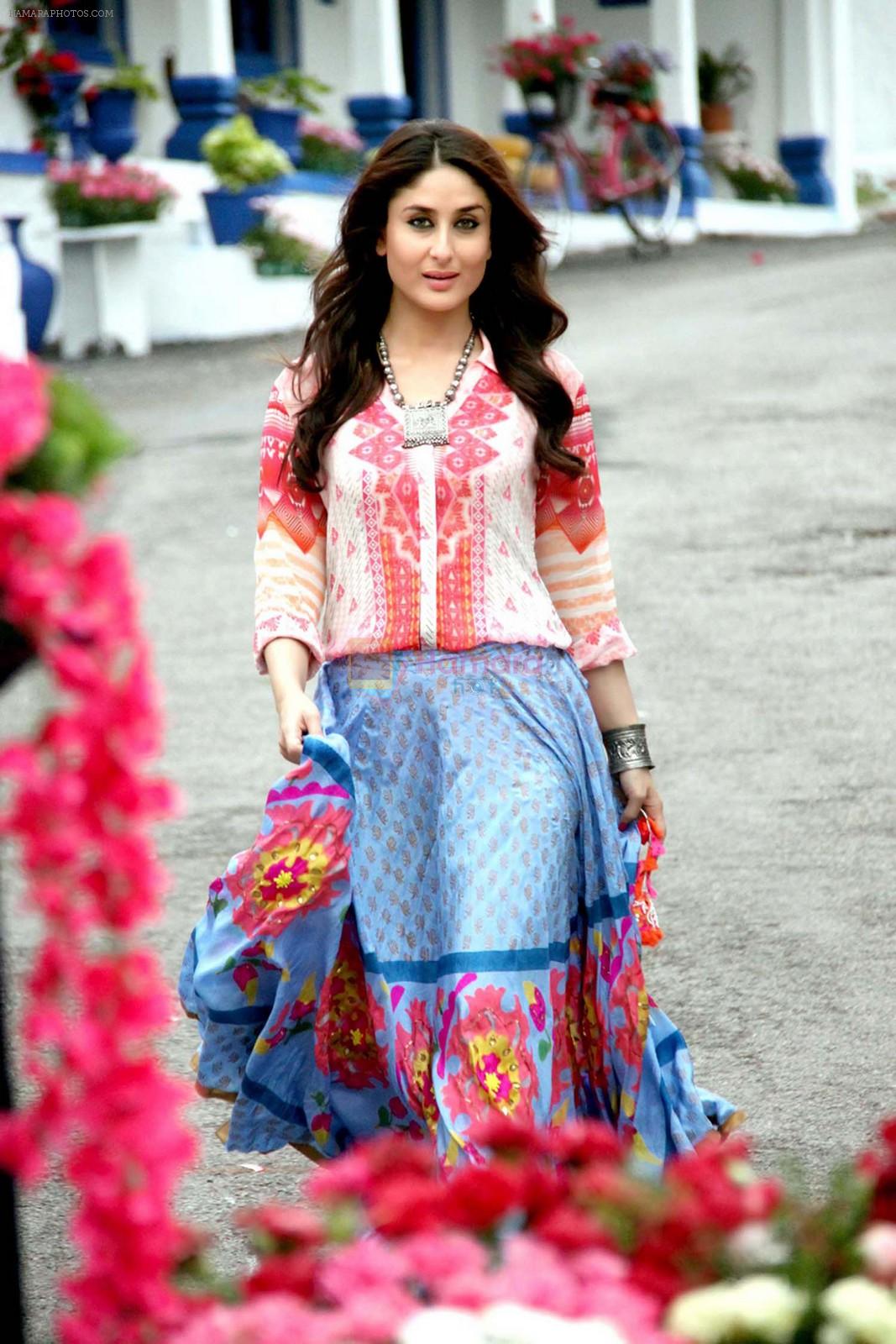 Kareena Kapoor in the still from movie Singham Returns