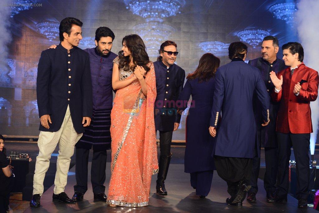 Shahrukh, Sonu Sood, Abhishek Bachchan, Deepika Padukone, Jackie Shroff,  Vivaan Shah, Boman Irani, Farah Khan walks for Manish Malhotra Show in Mumbai on 14th Aug 2014