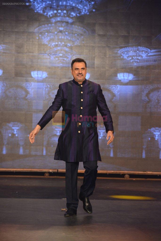 Boman Irani walks for Manish Malhotra Show in Mumbai on 14th Aug 2014