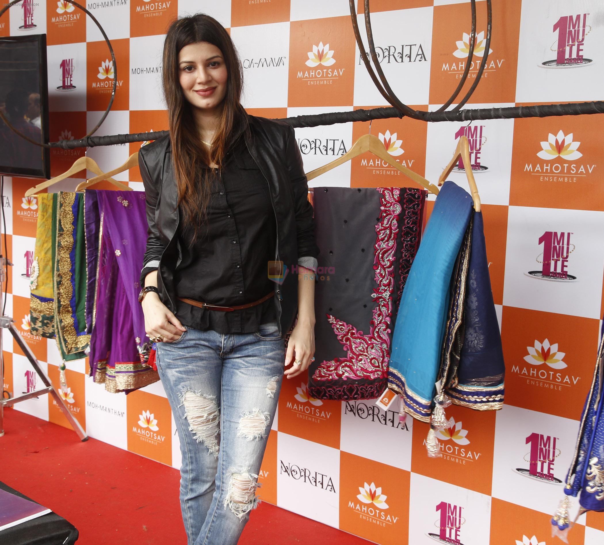 Kainaat Arora at the Umang college Festive 2014 launch on the Day.7