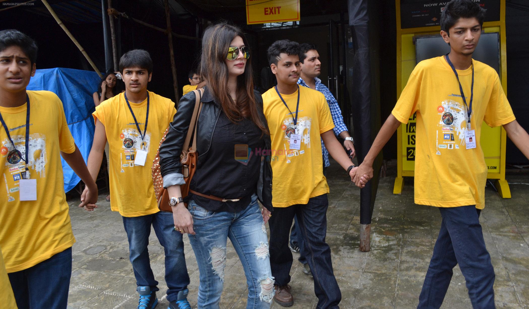 Kainaat Arora at the Umang college Festive 2014 launch.15