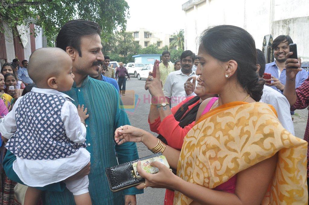 Vivek Oberoi, Priyanka Alva at Isckon for janmashtami in Juhu, Mumbai on 17th Aug 2014