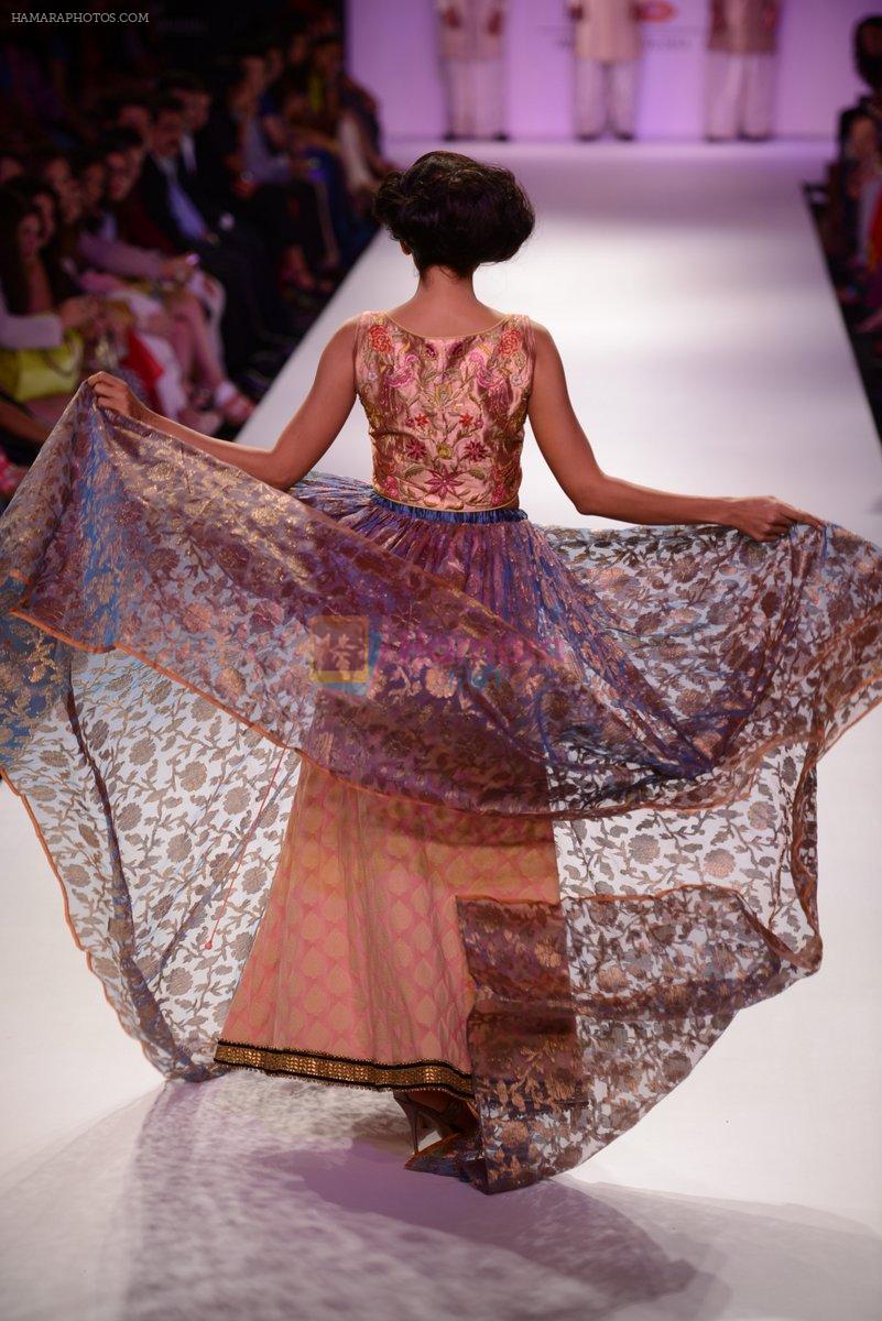 Model walk the ramp for Krishna Mehta at Lakme Fashion Week Winter Festive 2014 Day 3 on 21st Aug 2014