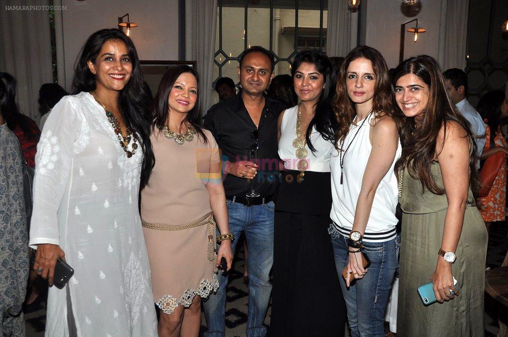 Sheena Sippy, Deanne Panday, Nitesh & Shweta Gupta, Suzzane Roshan at Bespoke vintage launch in Mumbai on 26th Aug 2014
