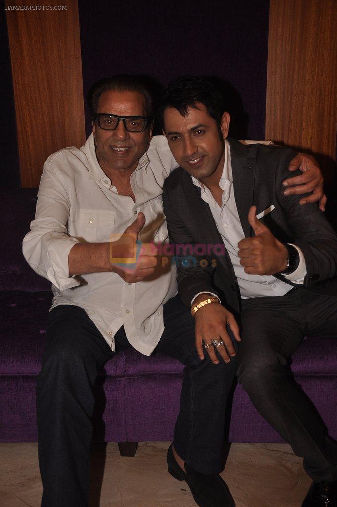Dharmendra, Gippy Grewal at Double Di Trouble screening in Sunny Super Sound, Mumbai on 29th Aug 2014
