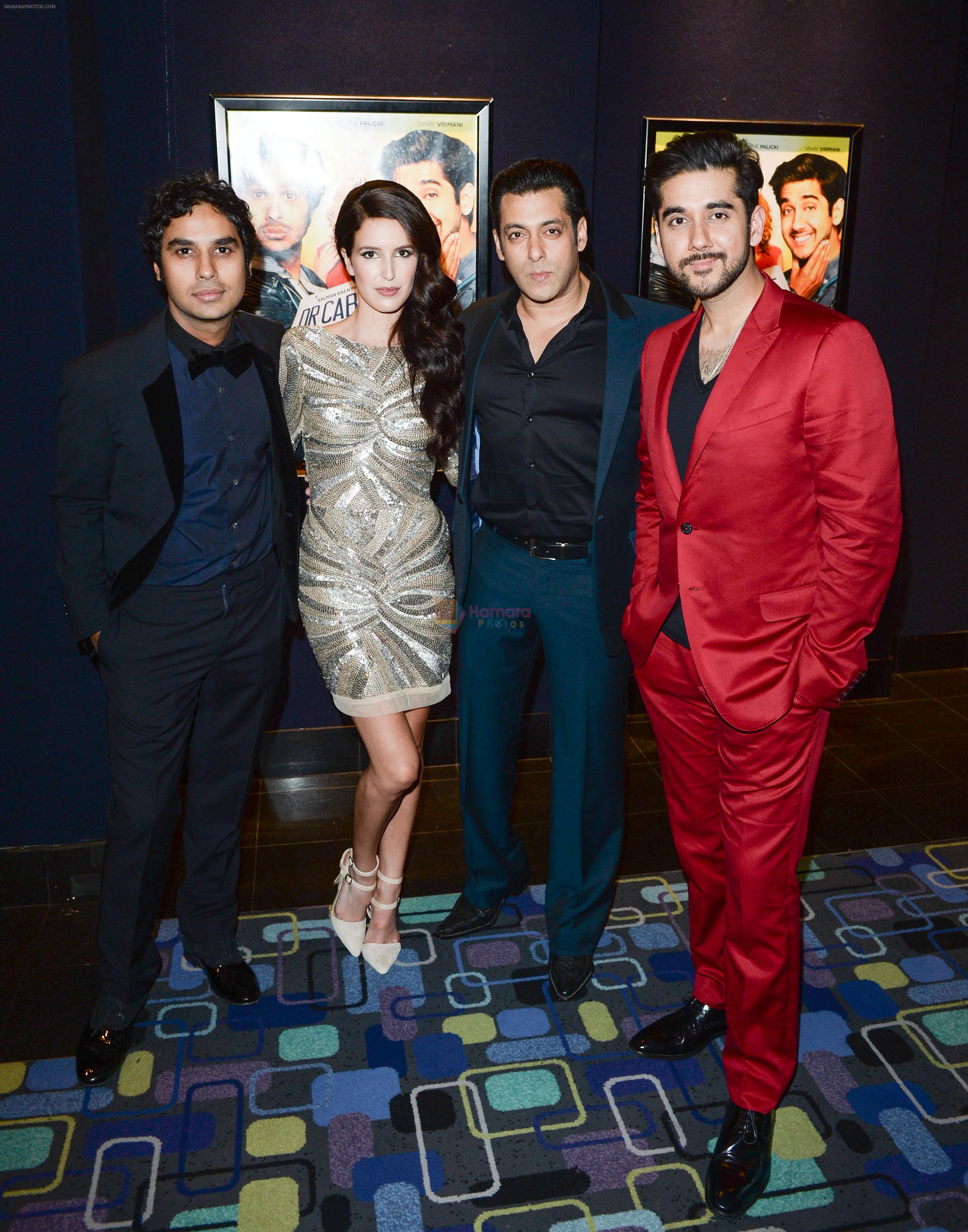 cast of Dr. Cabbie Kunal Nayyar, Isabelle Kaif and Vinay Virmani with Salman Khan at Dr. Cabbie premiere