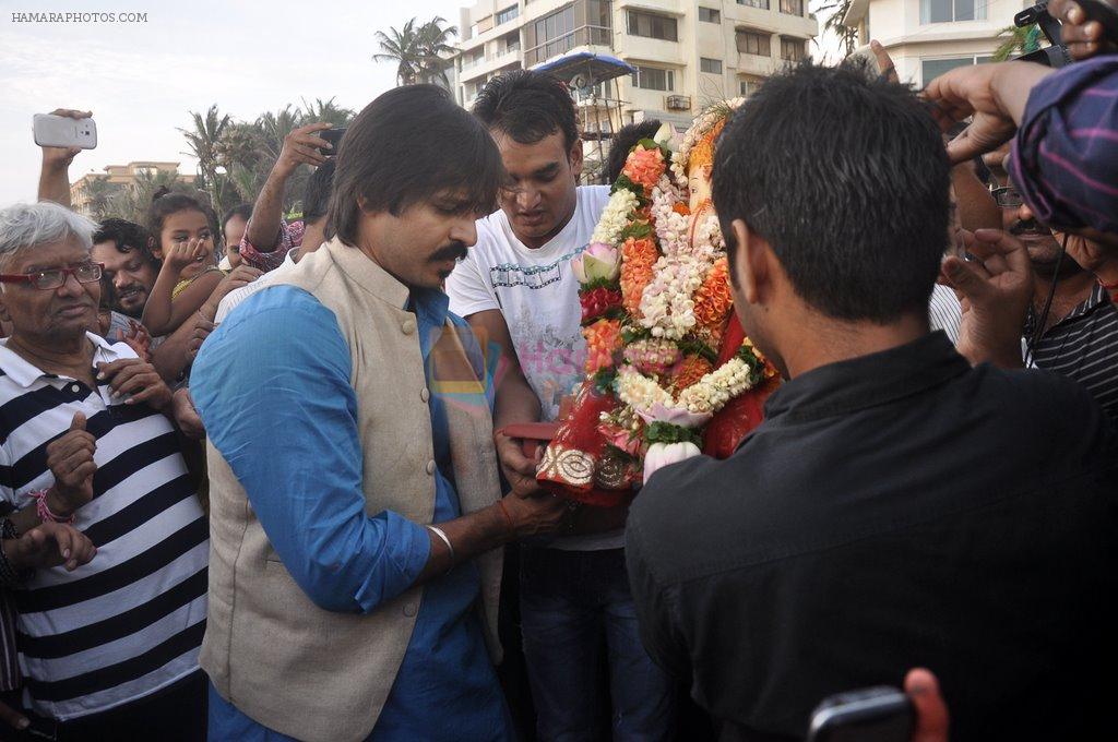 Vivek Oberoi's ganpati visarjan in Mumbai on 2nd Sept 2014
