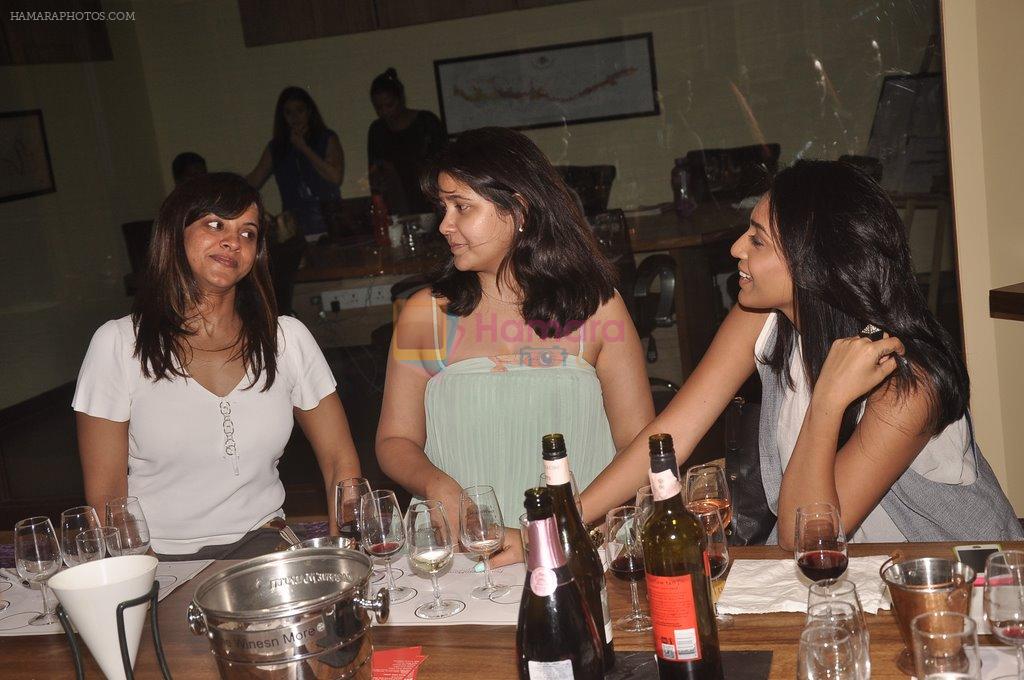 Shweta Salve, Narayani Shastri with Manasi Scott hosts special lunch to launch Fine Wines N More promotion in Andheri, Mumbai on 4th Sept 2014