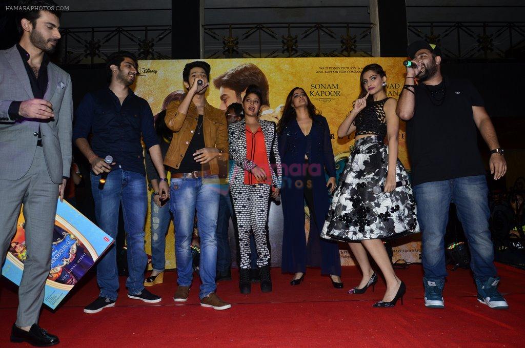 Sonam Kapoor, Fawad Khan, Sunidhi Chauhan, Sona Mohapatra at Khoobsurat music launch in Royalty on 5th Sept 2014