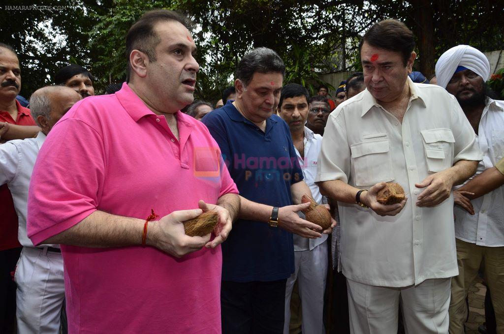Randhir Kapoor, Rishi Kapoor, Rajiv Kapoor at RK Studio's Ganpati Visarjan 2014 in Mumbai on 7th Sept 2014