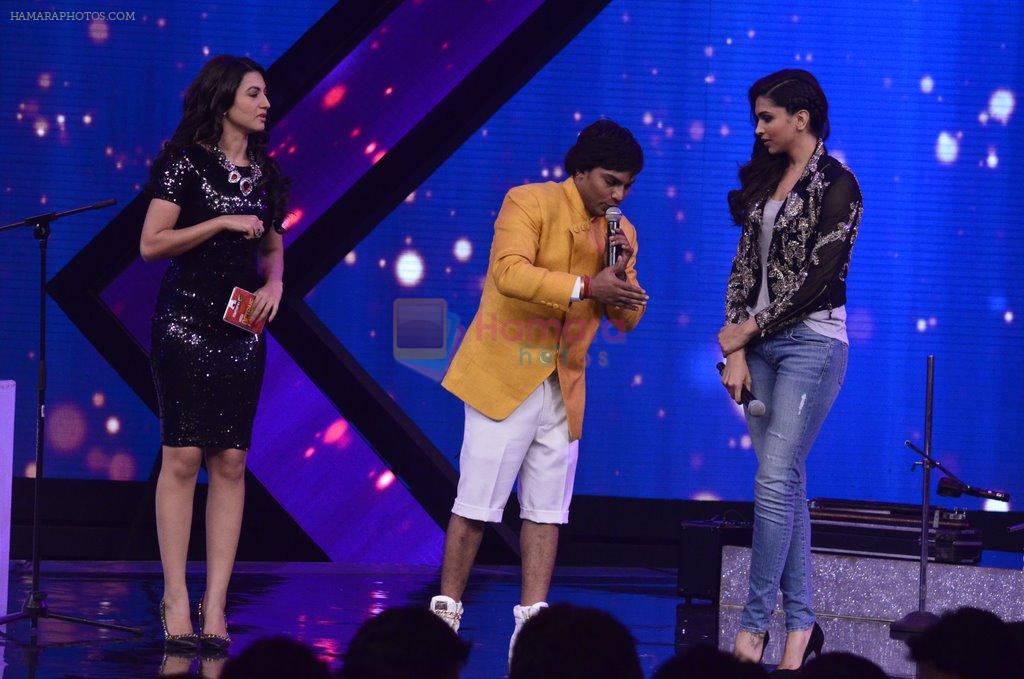 Deepika Padukone, Gauhar Khan on the sets of Raw Stars in Mumbai on 8th Sept 2014