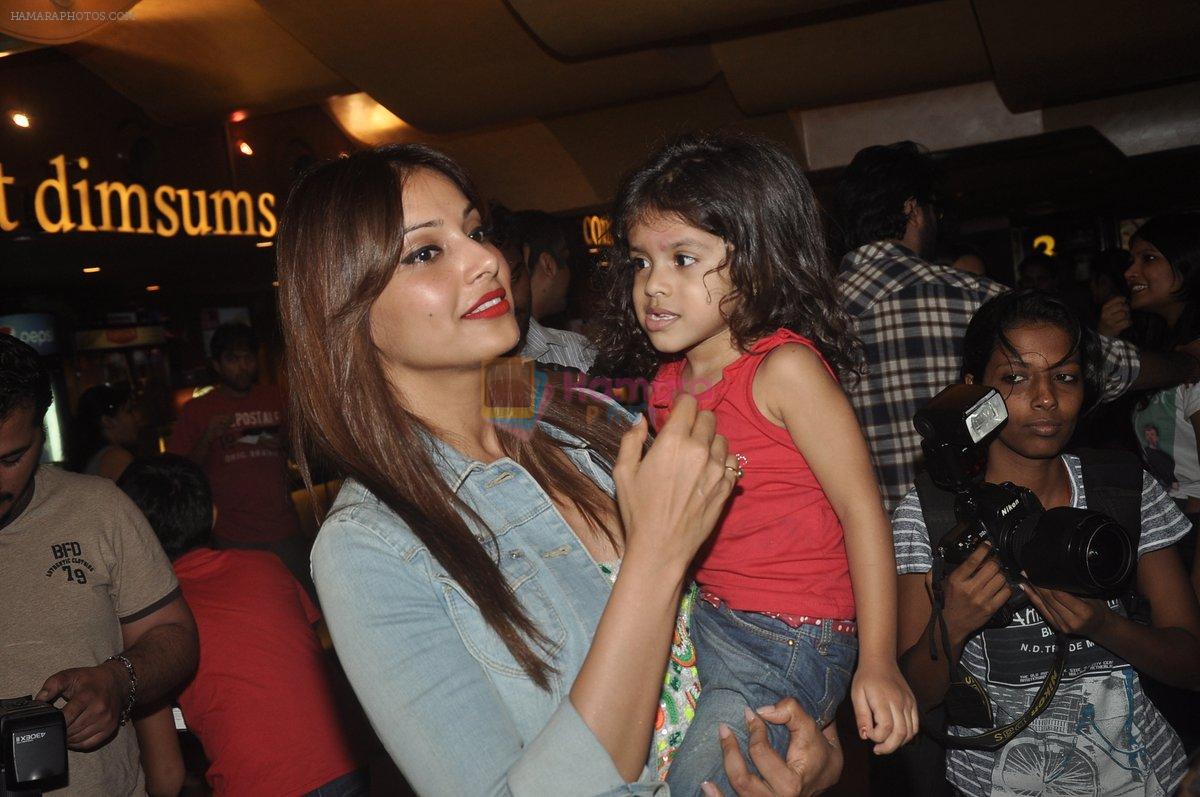 Bipasha Basu watch Creature 3D with Family in Mumbai on 12th Sept 2014