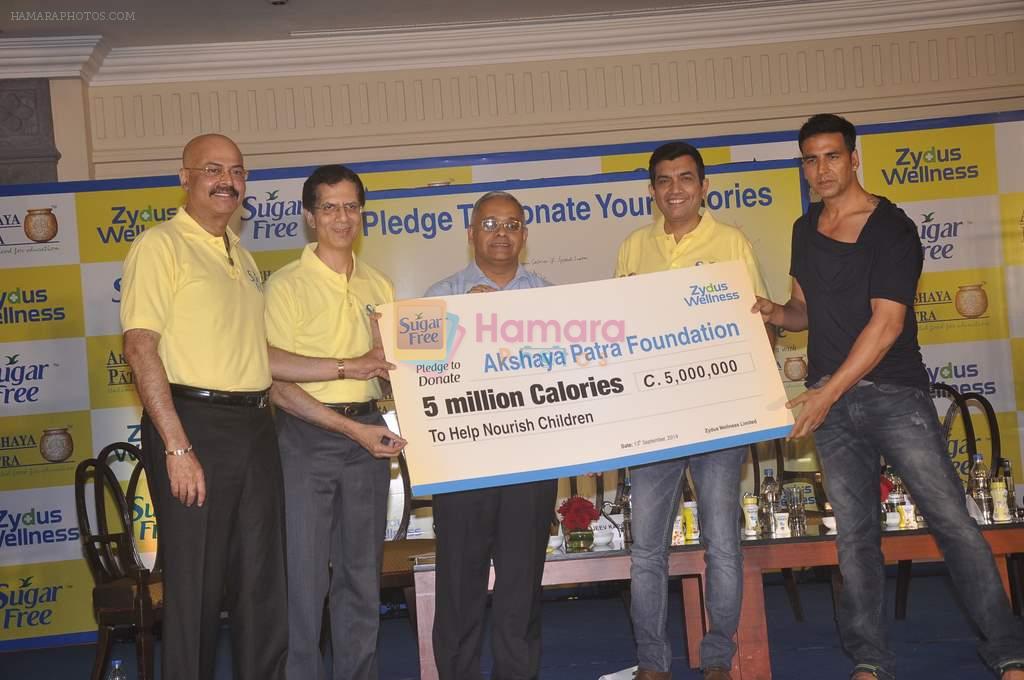 Akshay Kumar, Sanjeev Kapoor at Donate Your Calories Sugarfree Campaign in Mumbai on 13th Sept 2014