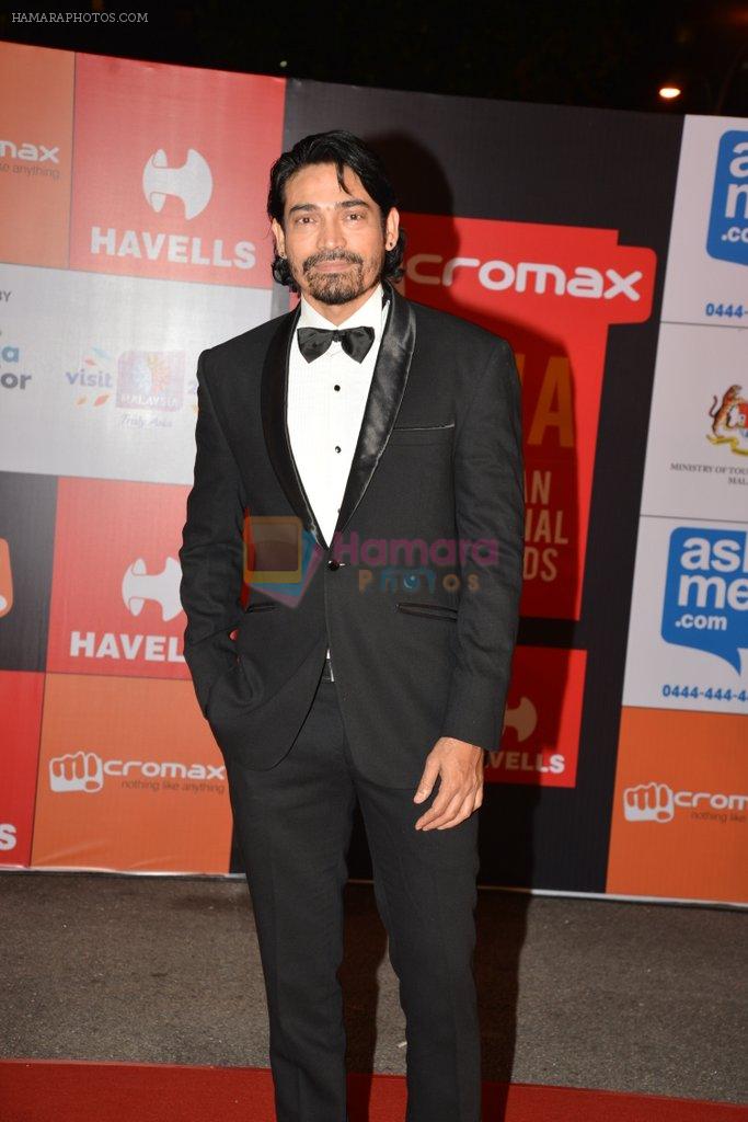 Shawar Ali at Micromax Siima day 1 red carpet on 12th Sept 2014