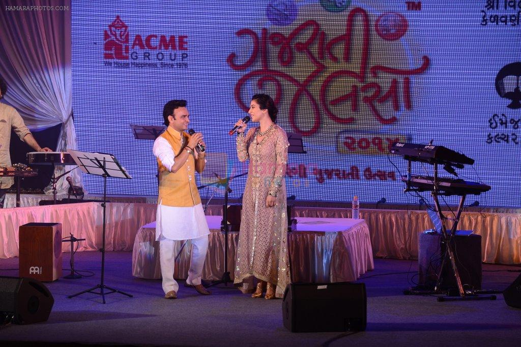 Sophie Choudry at Gujarati Jalso concert in Bhaidas, Mumbai on 14th Sept 2014