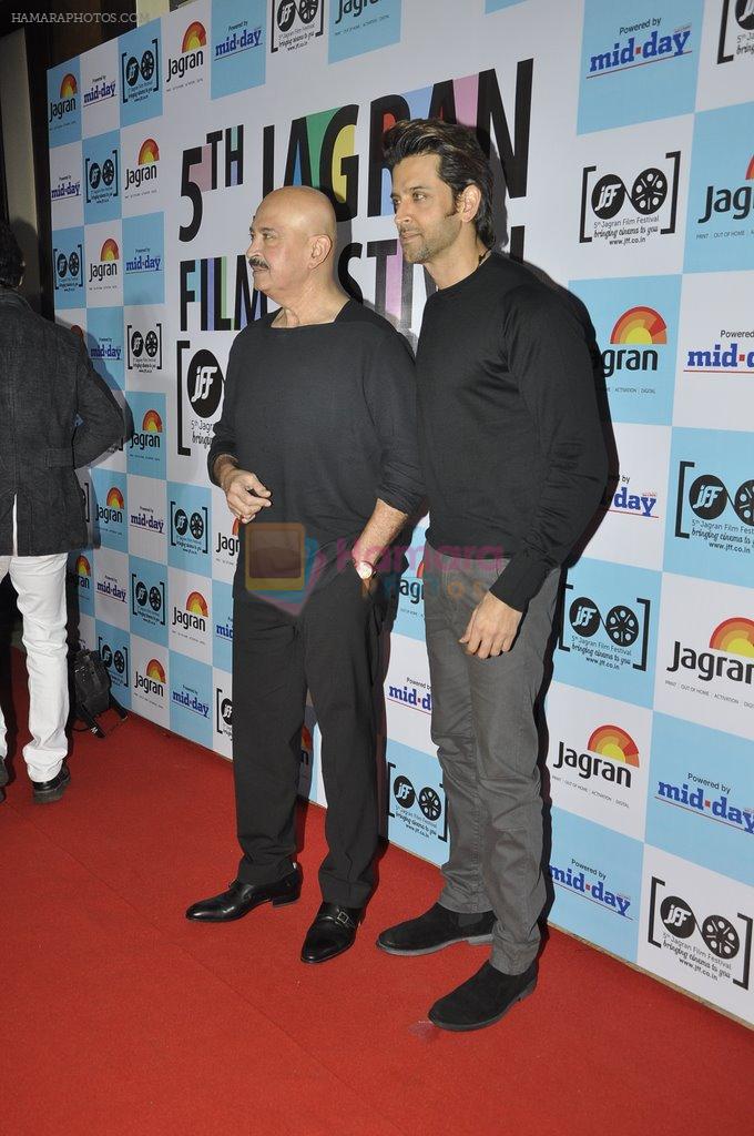 Hrithik Roshan, Rakesh Roshan at Jagran Film fest in Taj Lands End on 14th Sept 2014