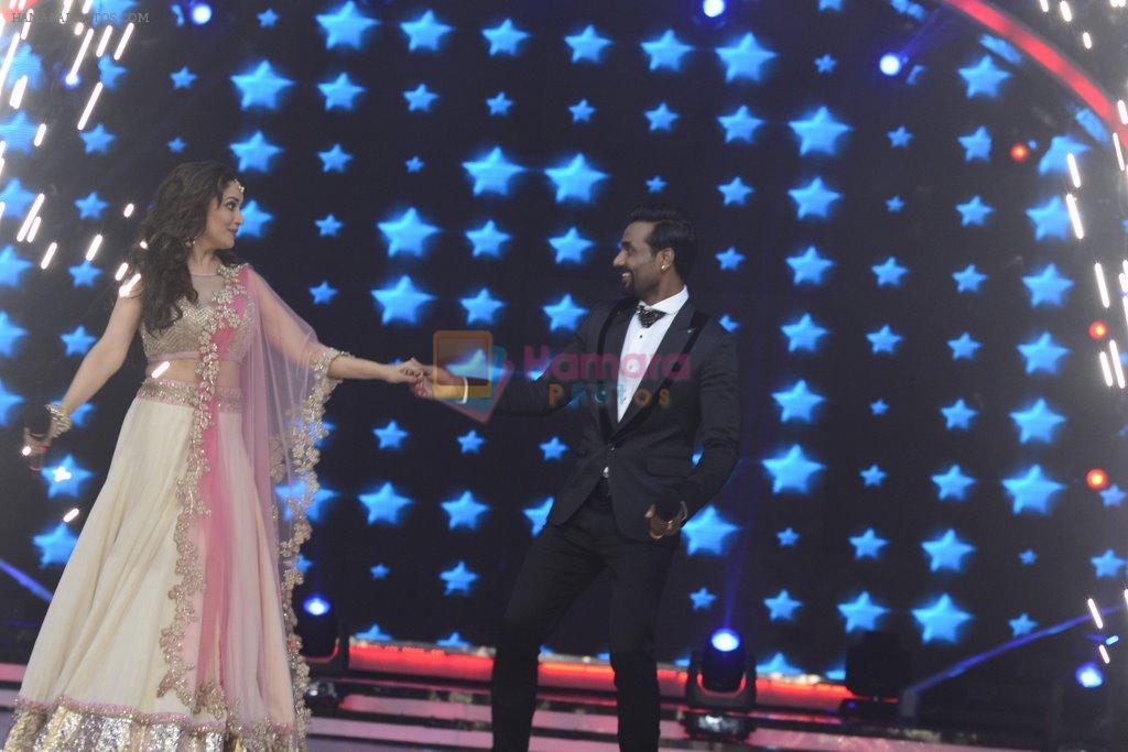 Madhuri Dixit, Remo D Souza at the grand finale of Jhalak Dikhhla Jaa in Filmistan, Mumbai on 18th Sept 2014